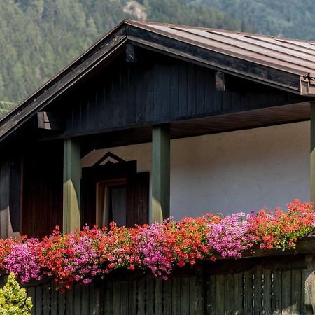 Suite Italy Pinzolo Due Giustino Luaran gambar