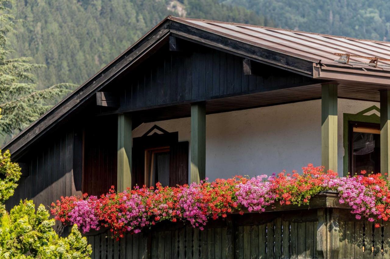 Suite Italy Pinzolo Due Giustino Luaran gambar